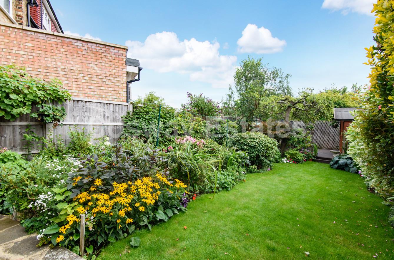 Aberdare Gardens, Mill Hill